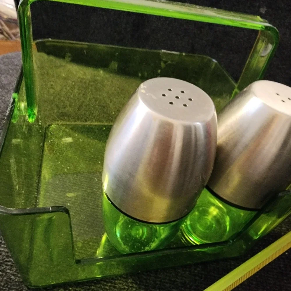 Retro/Vintage Lucite Lime Green Salt/Pepper Shaker‎ & Caddy W/Handle